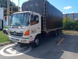 HINO 500 ESTACA 2015