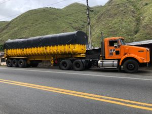 KENWORTH T800 AÑO 2012 SE VENDE CON O SIN VOLCO  SE DA CRÉDITO POR FINANCIERA