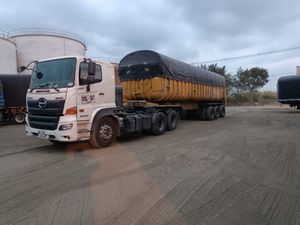 TRACTOMULA HINO FM AÑO 2020 CON VOLCO $ 450.000.000 Y SOLO EL CABEZOTE $390.000.000,SE DA CRÉDITO POR FINANCIERA