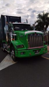 VENDO CABEZOTE KENWORTH T800 FULL FILTROS AÑO 2012 SE DA CRÉDITO POR FINANCIERA