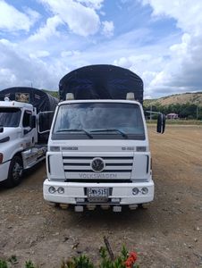 VENDO CAMION WORKER 15-180  AÑO 2007 PARA 17.000 KILOS LA BÁSCULA O 10 TONELADAS CARGA LIBRE, SE FINANCIA